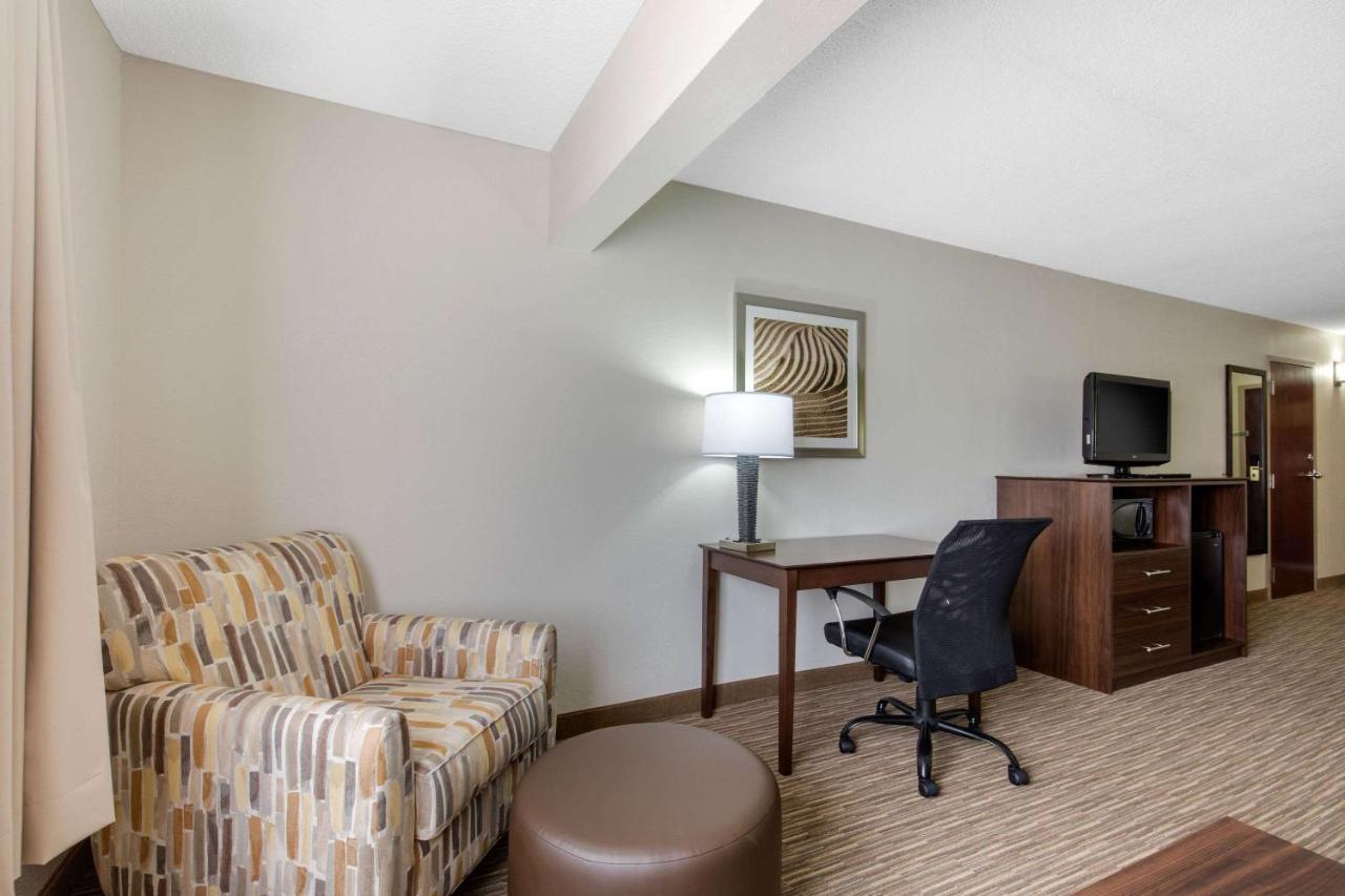 Quality Inn & Suites Mountain Home North Exterior photo
